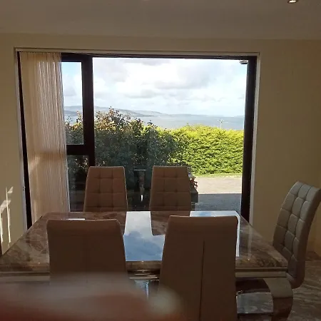 Casa de Férias Impeccable 5-bed In Fahan