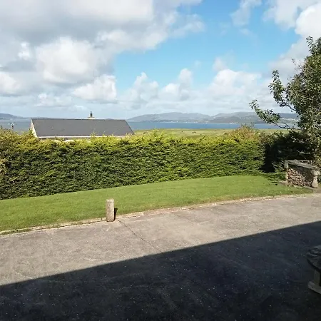 Impeccable 5-bed In Fahan Casa de Férias *